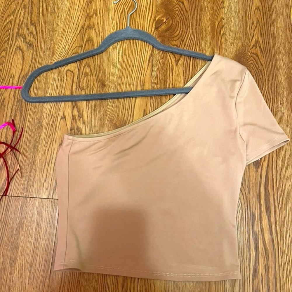 privacy please one shoulder tan crop top